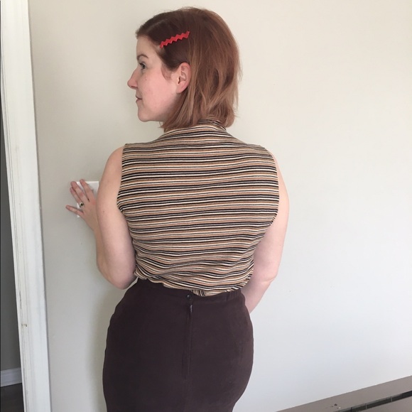 Vintage Mock Neck Cropped Tank - Picture 2 of 4